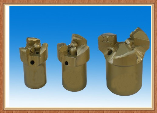 廠(chǎng)家銷(xiāo)售人員話(huà)金剛石復合片鉆頭的注意事項